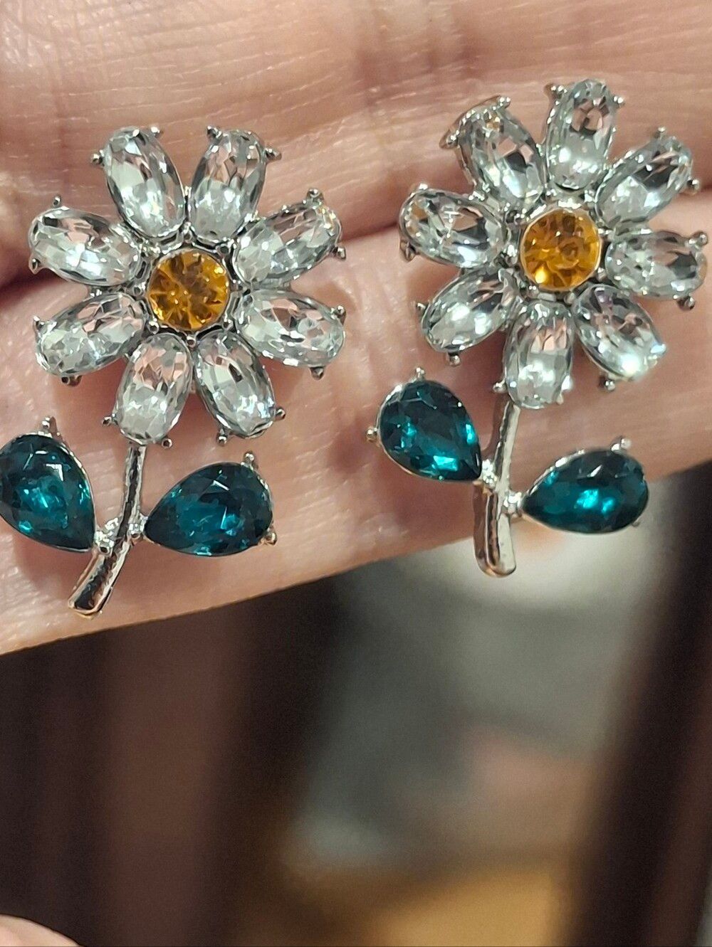 Crystal Daisy Flower Stud Earrings